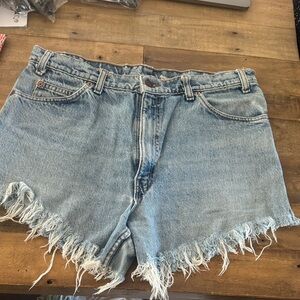 Vintage Levi’s Zipper Fly Denim Frayed Hem Women Shorts